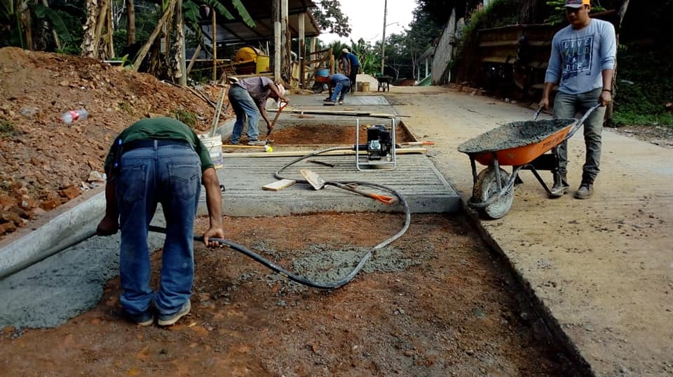 CONSTRUCCIÓN DE CALLE CON CONCRETO HIDRÁULICO EN LA COLONIA CIUDAD PÉRDIDA, EN MALPASO.