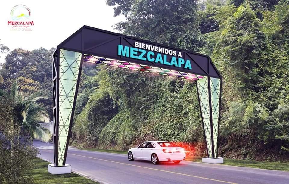 SE CONSTRUYE UN ARCO DE BIENVENIDA A MEZCALAPA.